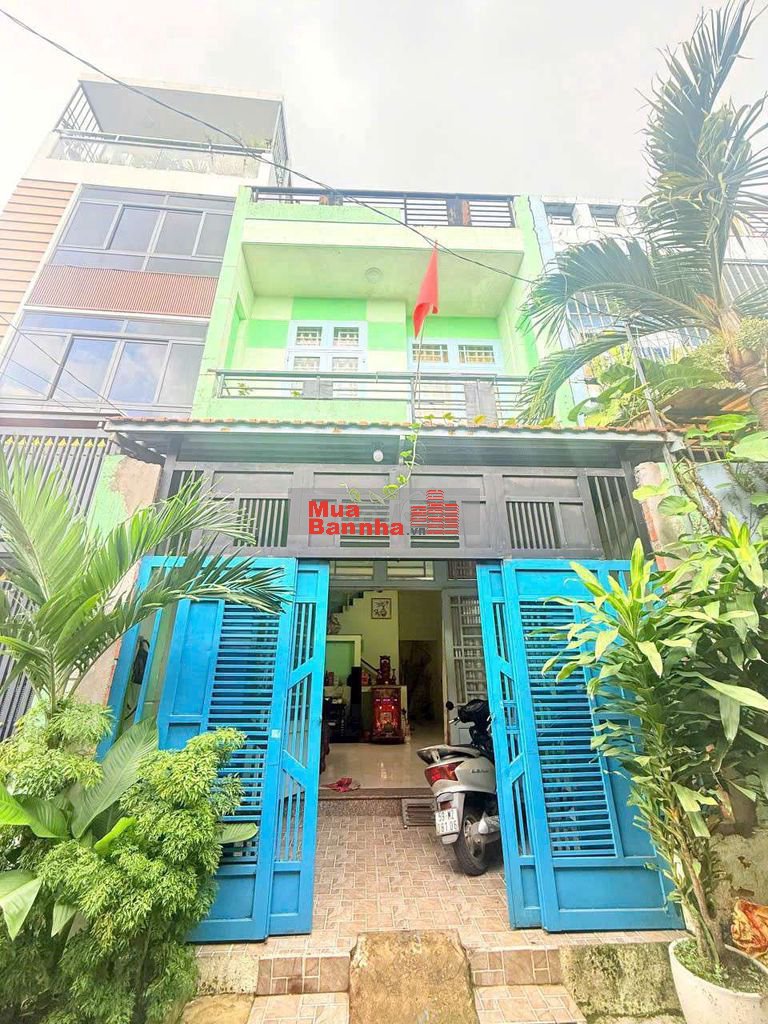 Đình Nghi Xuân giáp ranh Q. Tân Phú. Tiện đi làm về Q trung tâm