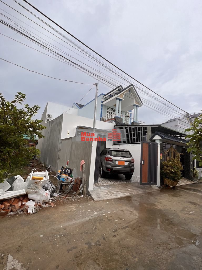 Nhà mới xây tại TP Mỹ Tho - 160m2- gần cầu quay