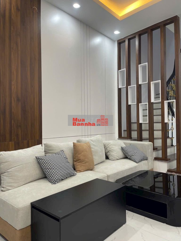 5 tầng xây mới Xuân La 33m2 full nội thất ô tô cách 30m, thuận tiện