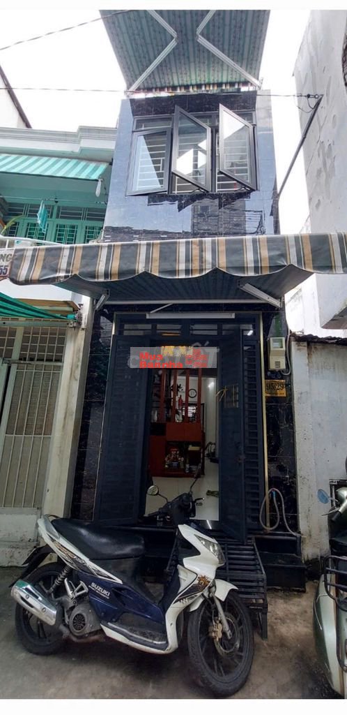 Nhà trống mới xây, vô ở ngay, nhà 2 cửa ra vô, Hẻm xe hơi, nội thất