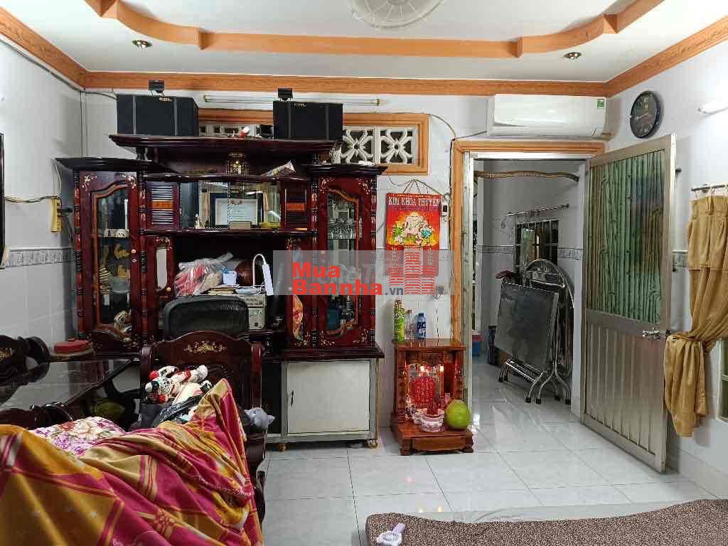 NHÀ 2 TẦNG LÔ GÓC – 2 MẶT HẺM – NGUYỄN VĂN QUỲ, QUẬN 7  Kết cấu: 1 trệ