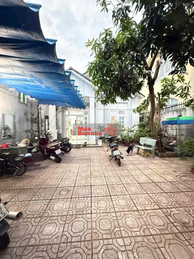 NHÀ MẶT TIỀN ĐƯỜNG NGUYỄN BẢO ĐỨC