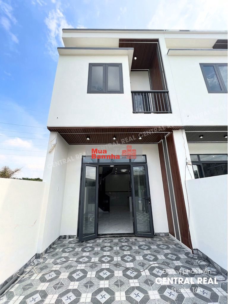 BÁN NHÀ NGAY VÒNG XOAY CỔNG 11- SỒ THỔ CƯ HOÀN CÔNG-700TR NHẬN NHÀ