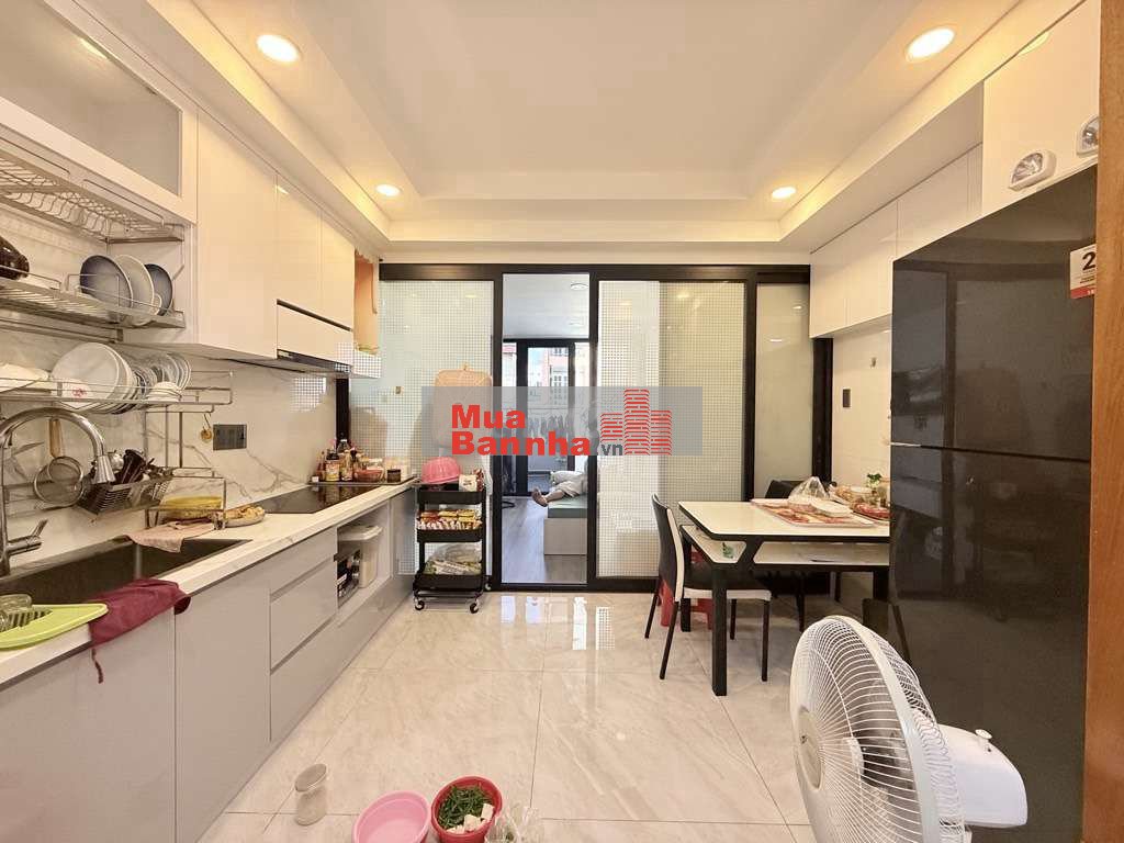 Bán nhà mặt tiền đường Phan Đăng Lưu, p5, Phú Nhuận. 60m2. 4m*15m. 5T.