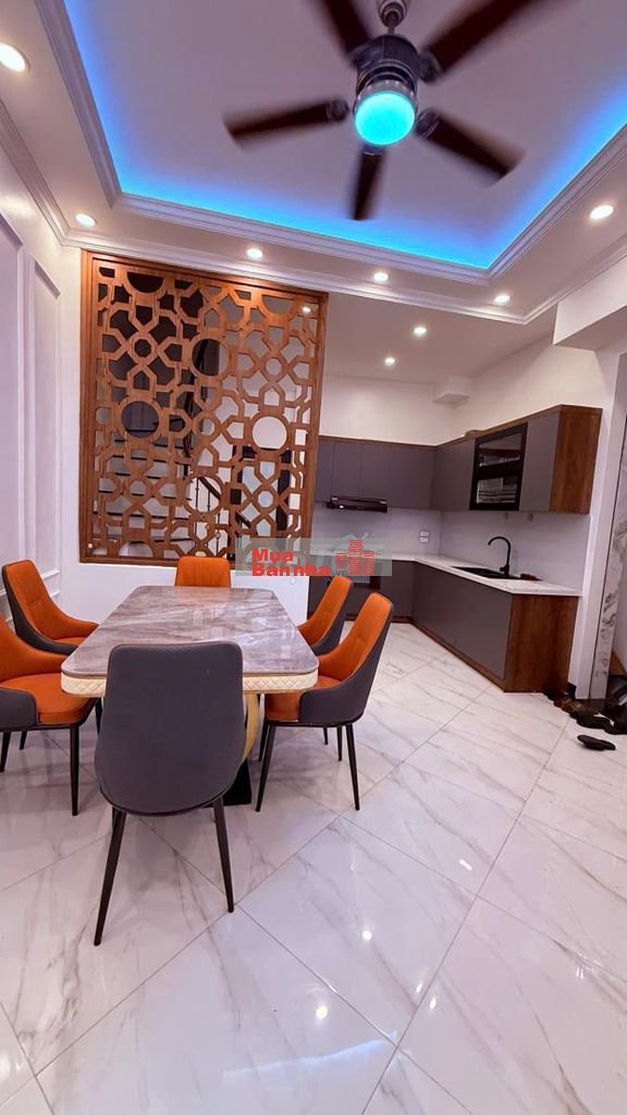 NHÀ ĐẸP VĂN CAO-BA ĐÌNH 30m 5t 7.95tỷ ngõ 3gac gần phố tiệních đủ đầy