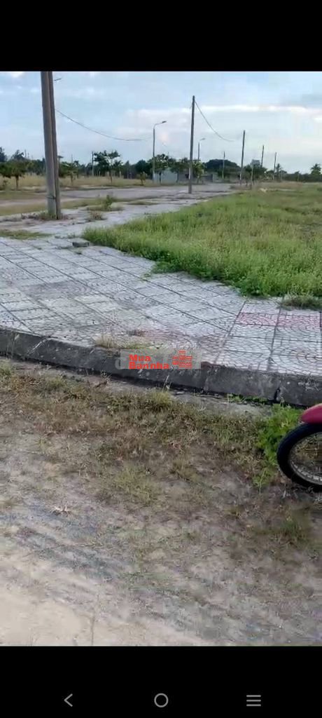 Bán gấp nhà riêng 195m2 gần Đại học Kinh tế Quốc dân, giá thỏa thuận