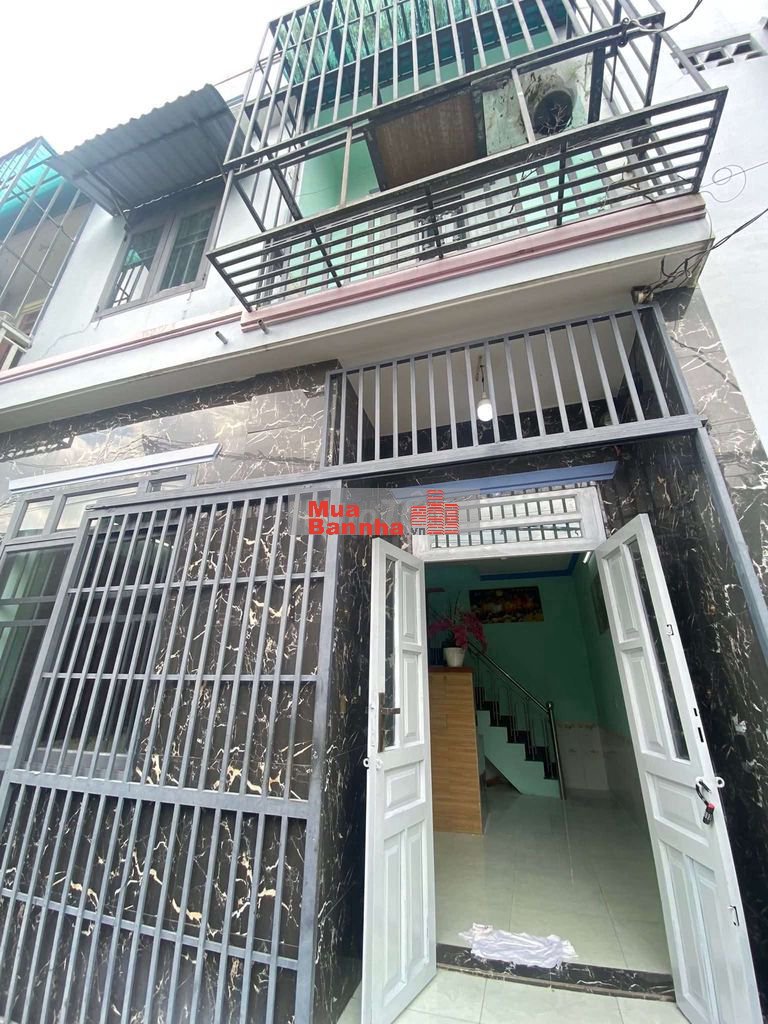 Nhà lầu gần chợ xóm nghèo giá 1 tỷ 350 triệu tl