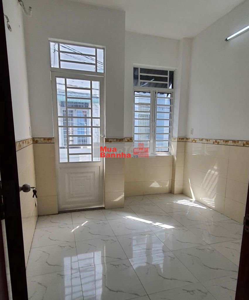 Nhà 1 trệt 2 lầu 3 phòng ngủ. Thạnh lộc q12