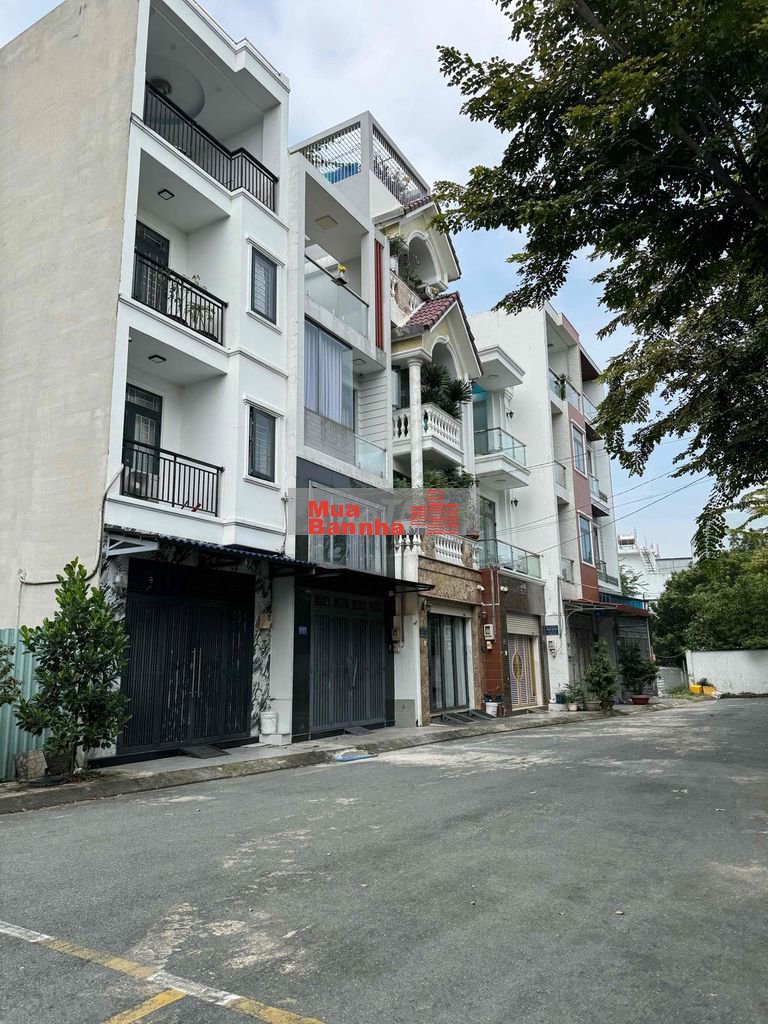 bán nhà 3 tầng 100m2 Nguyễn Duy Trinh, gần Lã Xuân Oai, Quận 9.