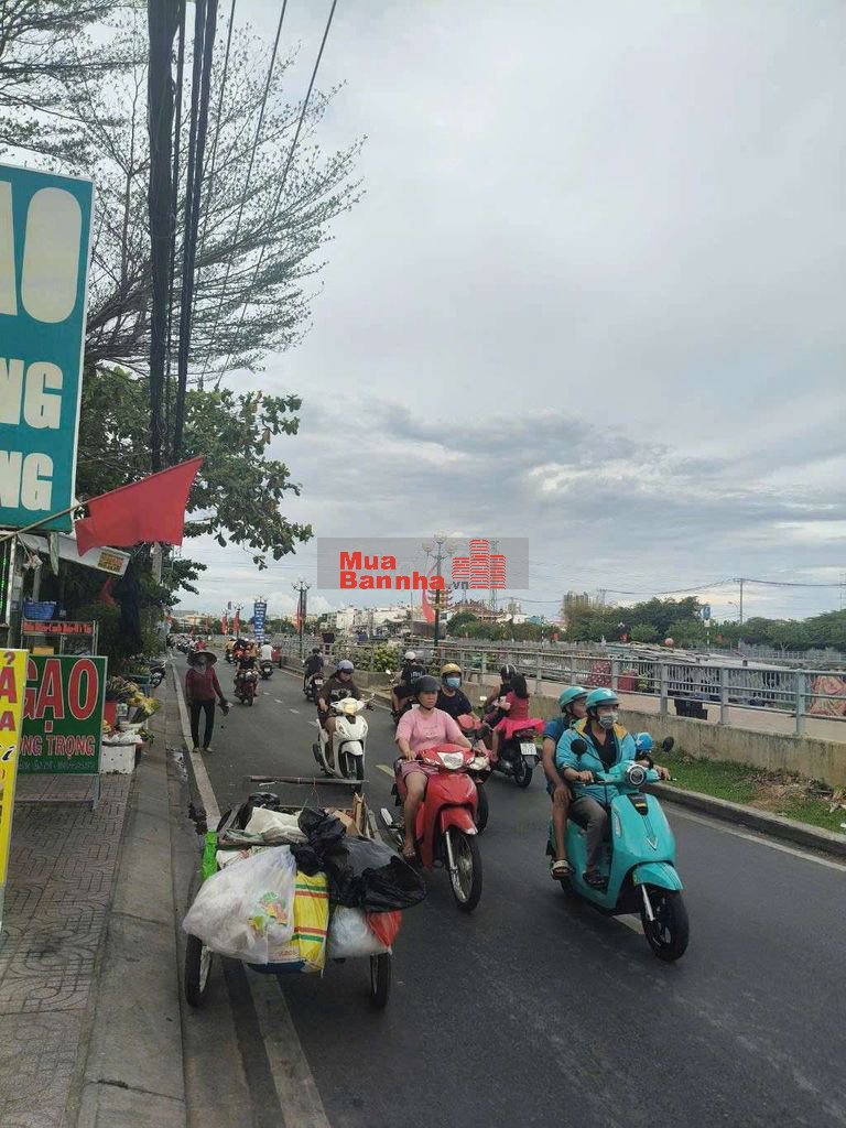 CHDV 21 PHÒNG, MT PHÚ ĐỊNH Q8, NGANG 8M, 8 TẦNG CÓ HẦM, 21 TỶ TL.