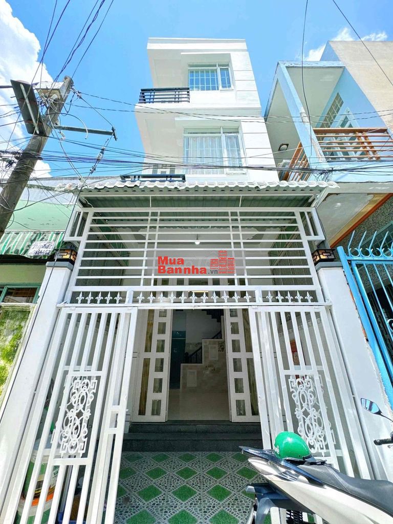 BÁN NHÀ 2 LẦU CÁCH ĐƯỜNG NGUYỄN VĂN CỪ  CHỈ 100M