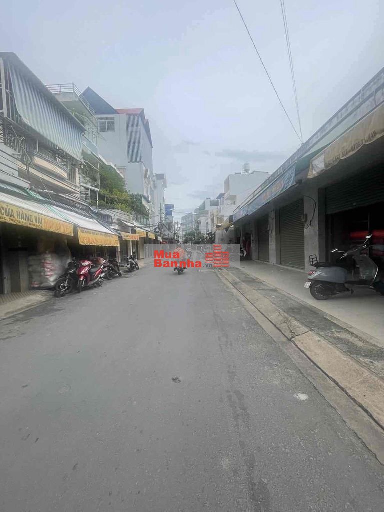 CHỈ 3 TỶ HƠN CÓ NGAY NHÀ MẶT TIỀN 8M NGAY CHỢ VẢI PHÚ THỌ HOÀ