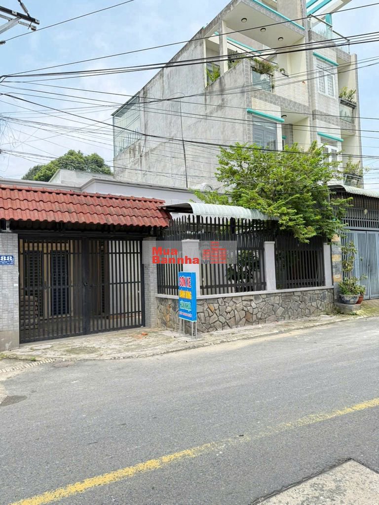 Ban’ MT Nguyễn Đức Thiệu ngang 8m 135m2 P. Dĩ An có sẵn nhà C4 sân oto