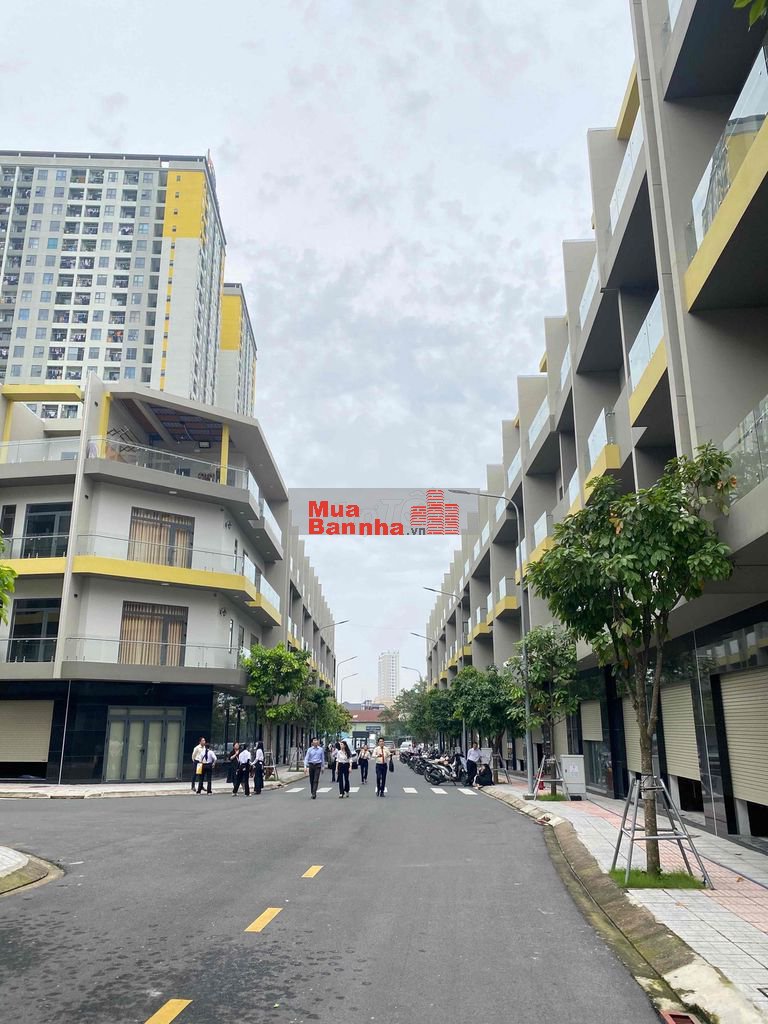 Nhà phố liền kề gần ga Metro sổ hồng liền tay chỉ 2ty1