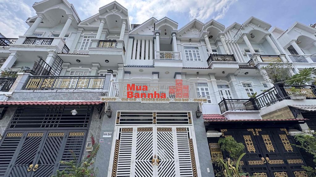 🏡 Bán Nhà 3 Tầng Sân Thượng + Sân Vườn _ DT 4M ❌ 18M _ MT Đường 6m 🚗