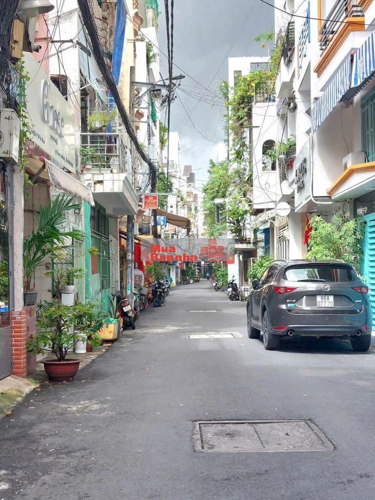 Hẻm xe hơi Võ Văn Tần Q3 dt 4,2x10m nhà 3 tầng 4PN giá chỉ 10,8 tỷ TL