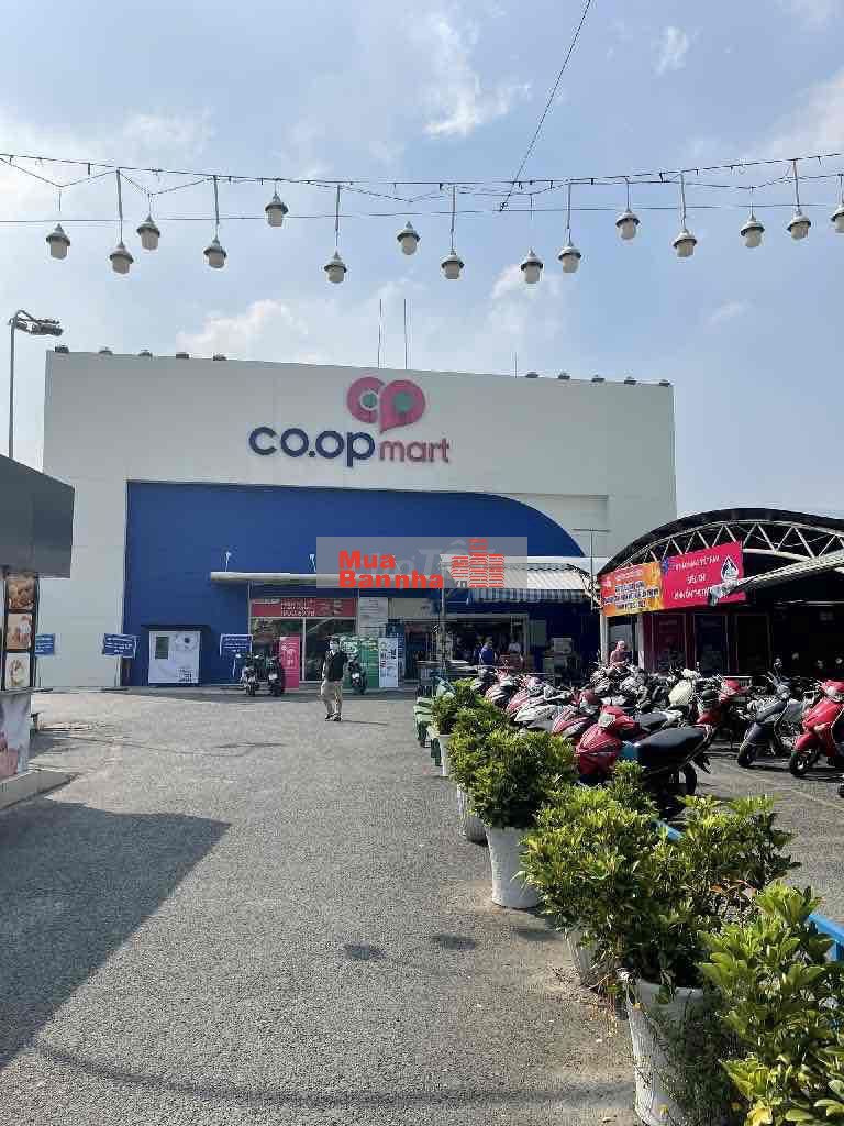 Bán nhà 60m2 Tân Phú gần Đầm Sen, HXH 4x15, đường Hoà Bình, 2 tầng