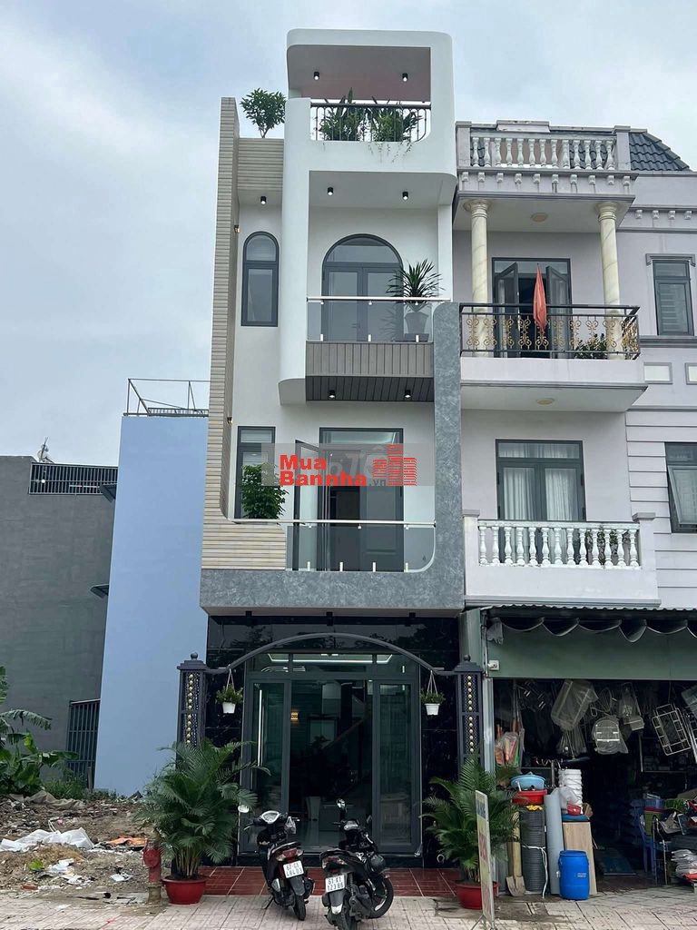 Nhà 3 Tầng mặt tiền kinh doanh 5,99TỶ CÓ THANG MÁY Bình Chuẩn Thuận An