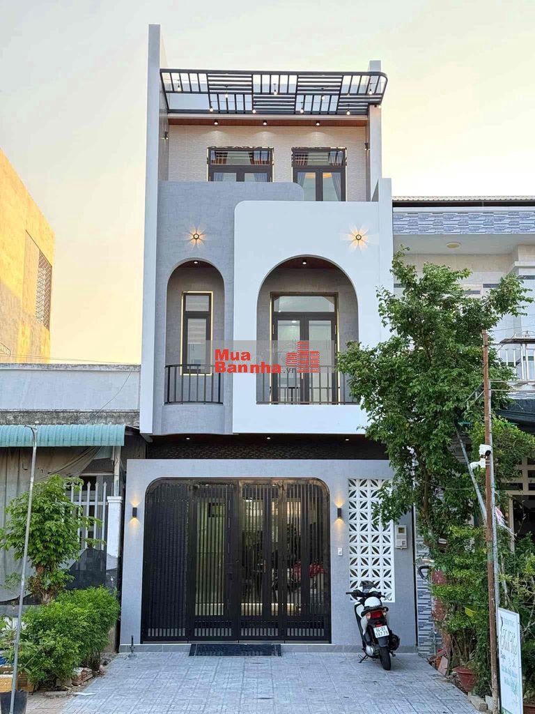 Nhà 2 lầu mới đẹp 4pn gần bờ kè công viên và trường học khu VH Tây Đô