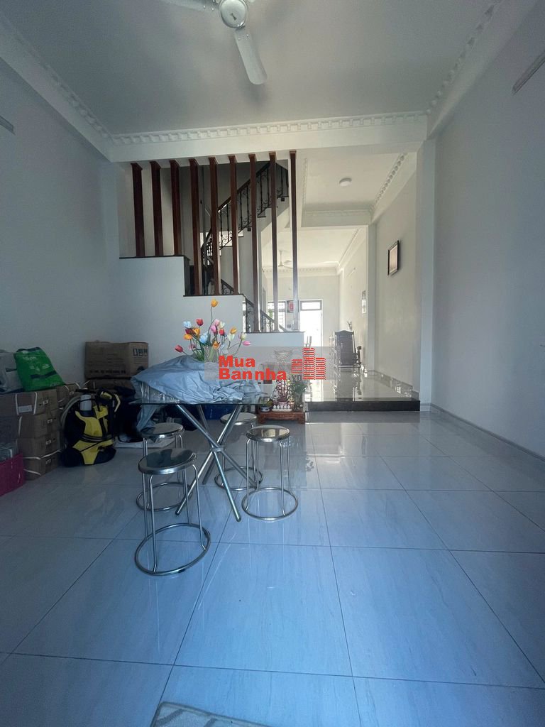 Nhà 3 Tầng MT đường Thông 8m Sổ Riêng Ngay Công An Nhơn Đức