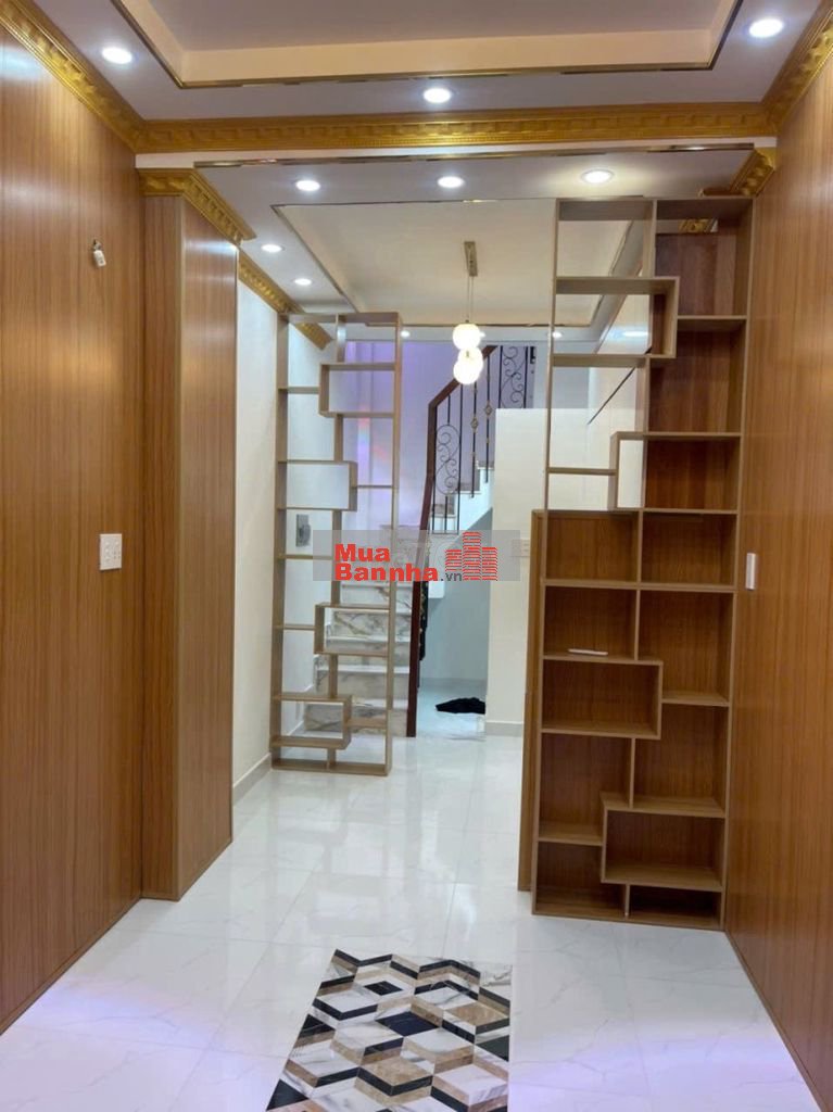 Mới, chính chủ xây dựng, không lộ giới. P15 Q10. 20m2 3 tầng. 3,4 tỷ.
