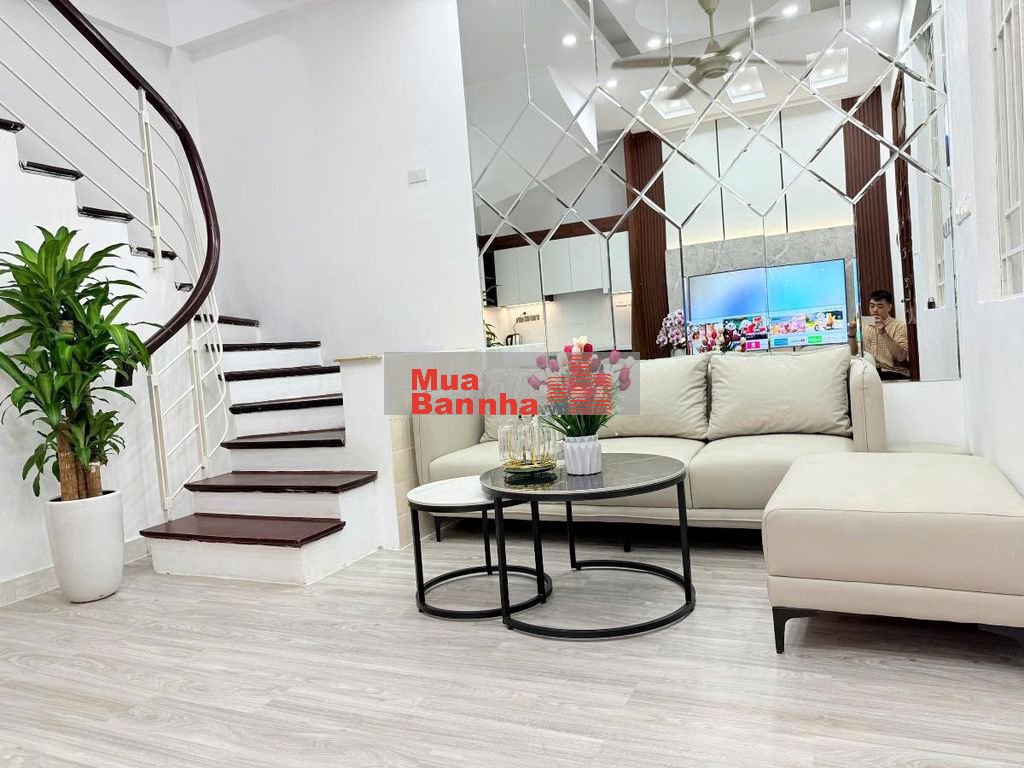 Bán nhà VÕ CHÍ CÔNG 30m 5t mt5,8 8.45tỷmặt ngõ thoáng, sát phố,tặng nt