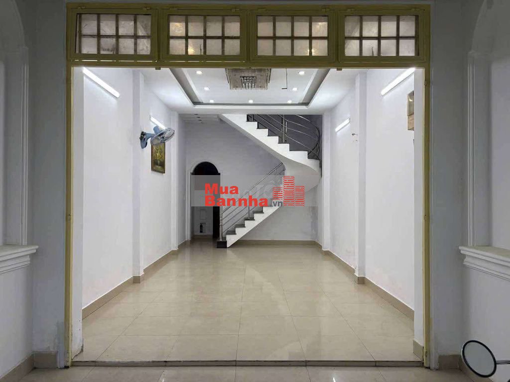 8 tỷ - bán nhà 3 tầng HXH thông Thích Quảng Đức - cách MT 20m- 4mx12m