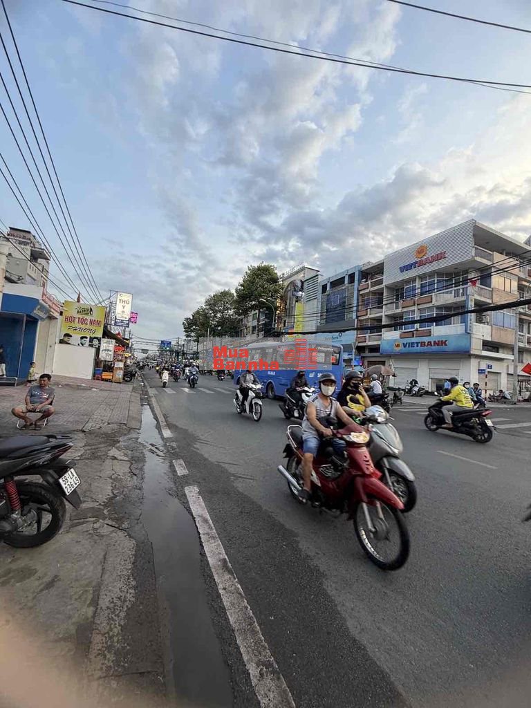 Bán nhà chính chủ mặt tiền đường Quốc Lộ 50 Quận 8, 110m2, 4 tầng.