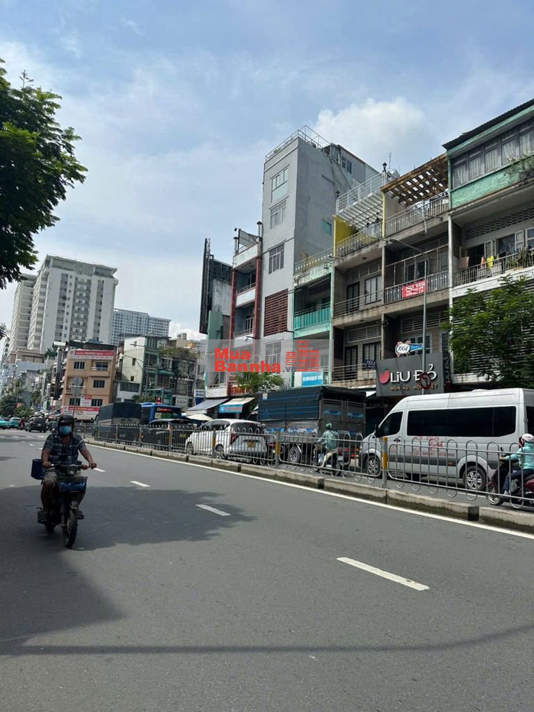 Cần bán nhà mặt tiền đường Hoàng Diệu, phường 12, Quận 4