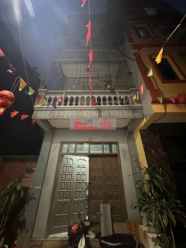 Bán nhà 4 tầng 50m2 ngay cạch sân vận động mỹ đình