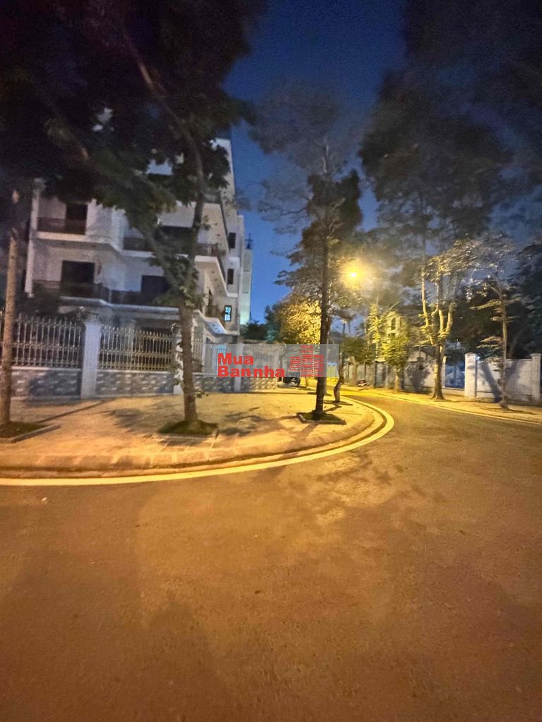 CHÍNH CHỦ TÔI BÁN NHÀ Lô 20 KĐT ĐỊNH CÔNG nội thật 100% lim Nghệ An