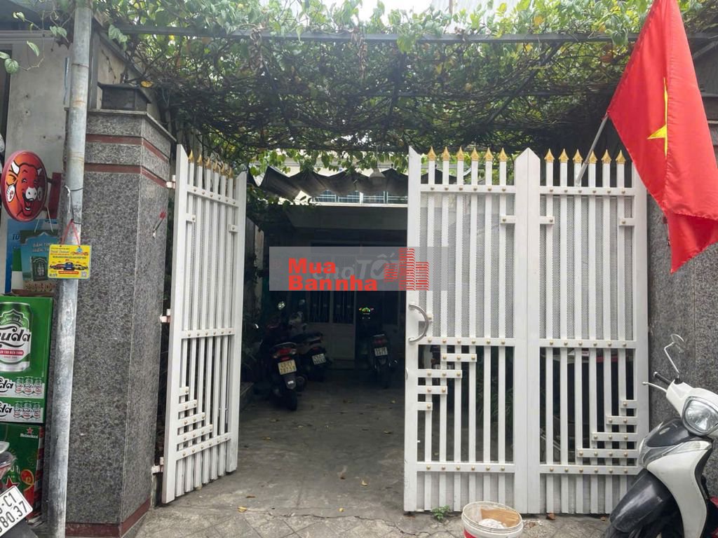 Bán nhà trung tâm thành phố, đường 5m đối diện chợ