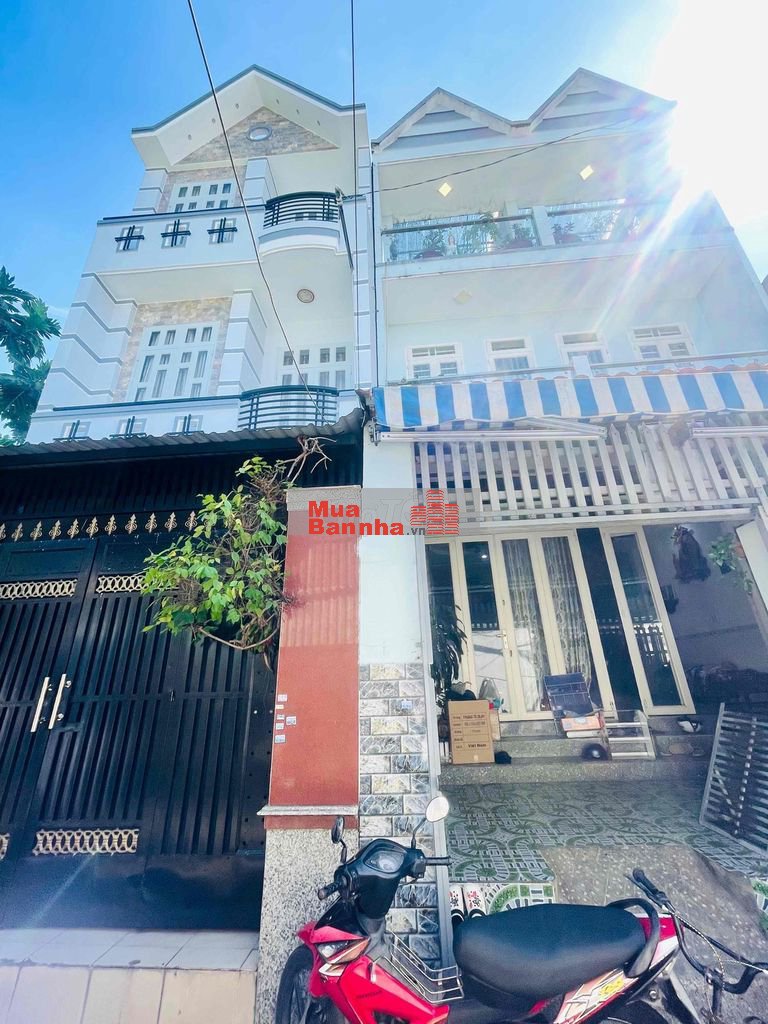 BÁN NHÀ ĐƯỜNG VÕ VĂN KIỆT, QUẬN 6, 6x15, HXH, SHR 9 CHỦ