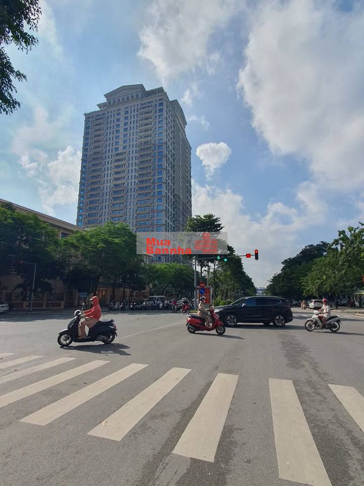 Bán nhà Nguyễn Khánh Toàn-Nguyễn Văn Huyên 2 mặt tiền ôtô kinh doanh