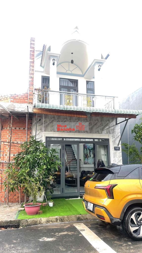 bán nhà , kèm nội thất như hình..dt 67m2. giá 2,35 tỉ. tân uyên.bd