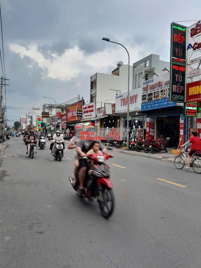 Nhà đẹp 3 tầng,Mặt tiền Đ.Nguyễn Ảnh Thủ,DT: 4 x 27,15 (CN: 111,4m2)