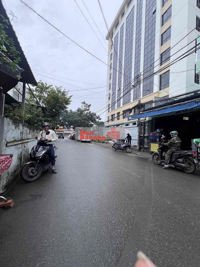 TỔNG GIẢM 11 TỶ BÁN GẤP - NGỘP BANK NẶNG - MẶT TIỀN ĐƯỜNG