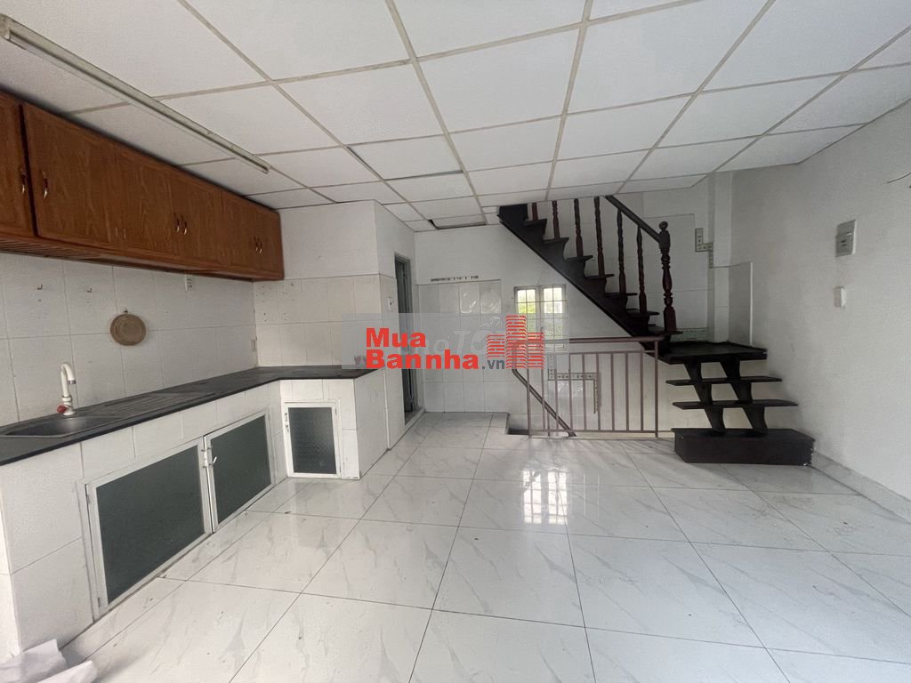 NHÀ 2 LẦU ĐƯỜNG 8M CÓ LỀ KHU BUÔN BÁN VẢI PHÚ THỌ HÒA – 4.05 TỶ TL