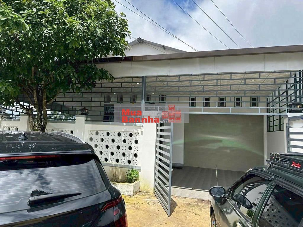 Bán nhà mặt tiền Lý Thái Tổ Phường 2 Bảo Lộc, gần trung tâm giá 2.7 tỷ