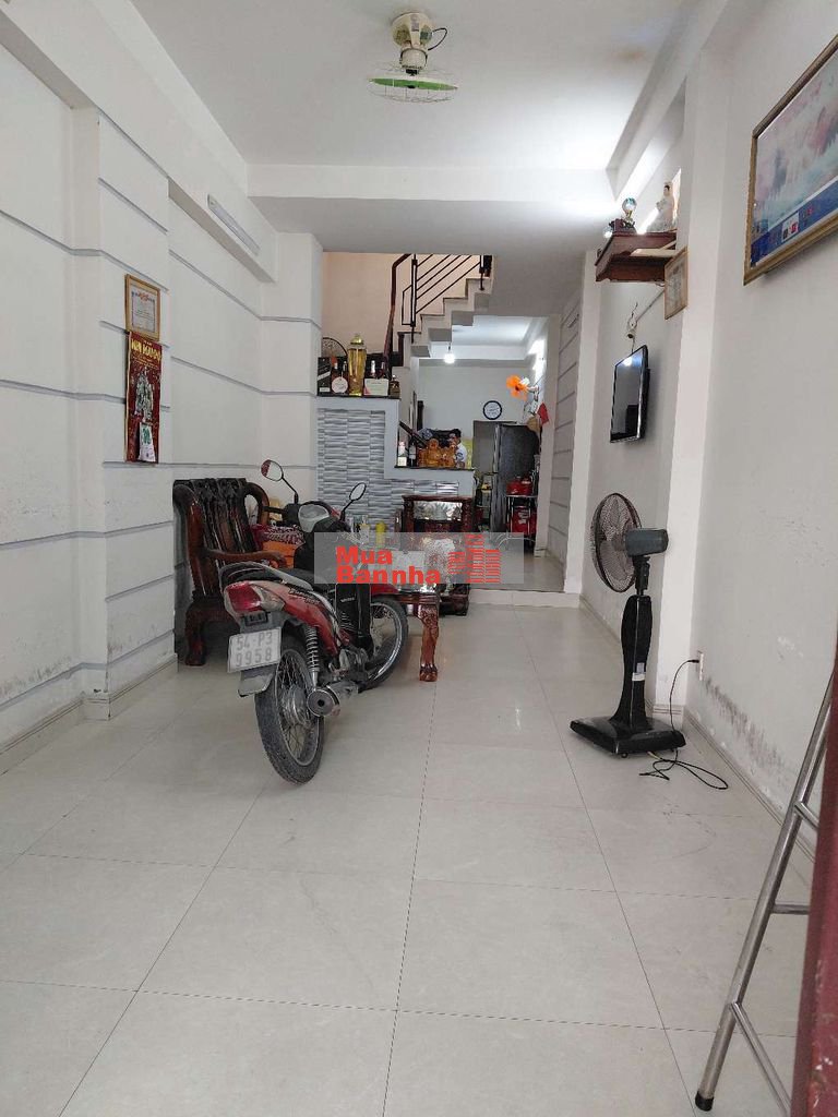 CẦN BÁN CĂN NHÀ 3 X 20M TRỆT 1 LẦU +SÂN THƯỢNG TRƯỚC SAU .PĐG