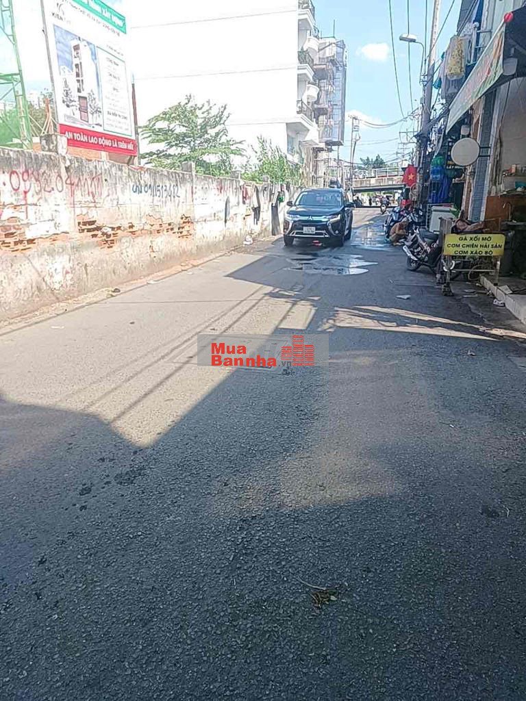 BÁN ĐẤT TẶNG NHÀ CẤP 4 - SÁT KHU ĐẤT VÀNG HILM LAM