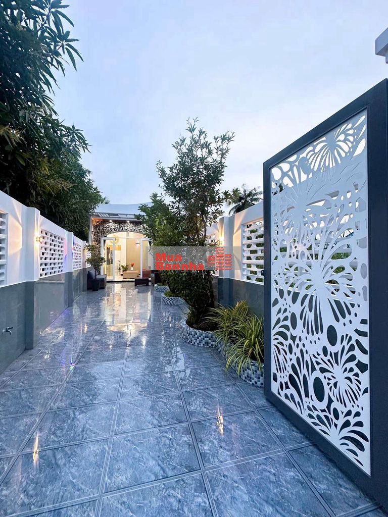 Bán nhà vườn sổ hồng riêng hẽm xe hơi