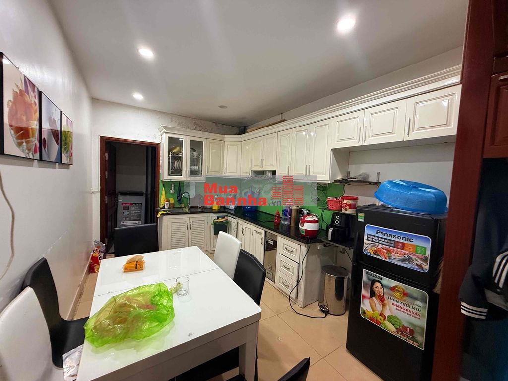 Nhà trung tâm cầu giấy 3 mặt thoáng