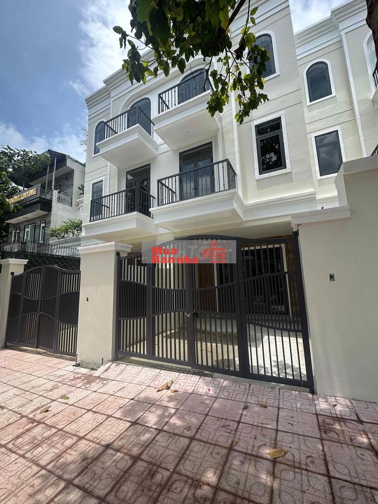 Bán 5 căn nha 3 Tầng ngay MT VIP Hoàng Hoa Thám -Đường số 1 Hiệp Thành