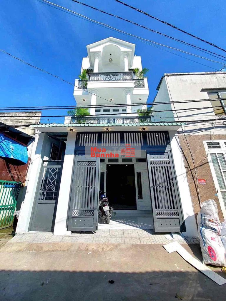 bán nhà shr dt 5x20 đúc 2 lầu + sân thượng sổ cn 93m san 270m Q12