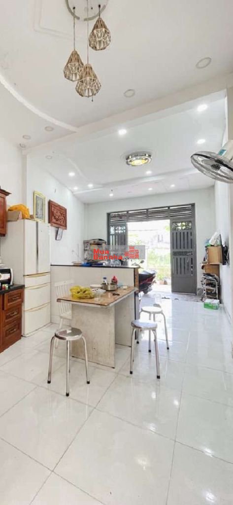 Nhà 76 m2, bán 4 tỷ 250 TL đường Huỳnh Thị hai GỌI Ngà Nhà phố