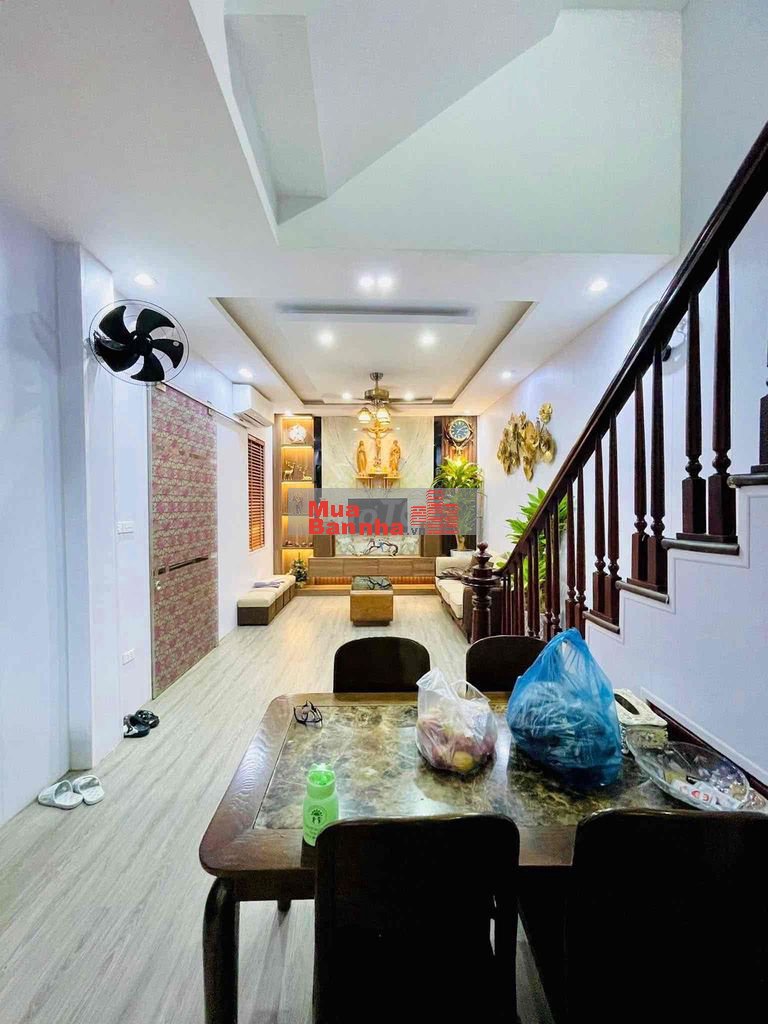 Bán Gấp! Hào Nam, ngõ thông, gần phố, khu vực hiếm nhà bán, nhà đẹp