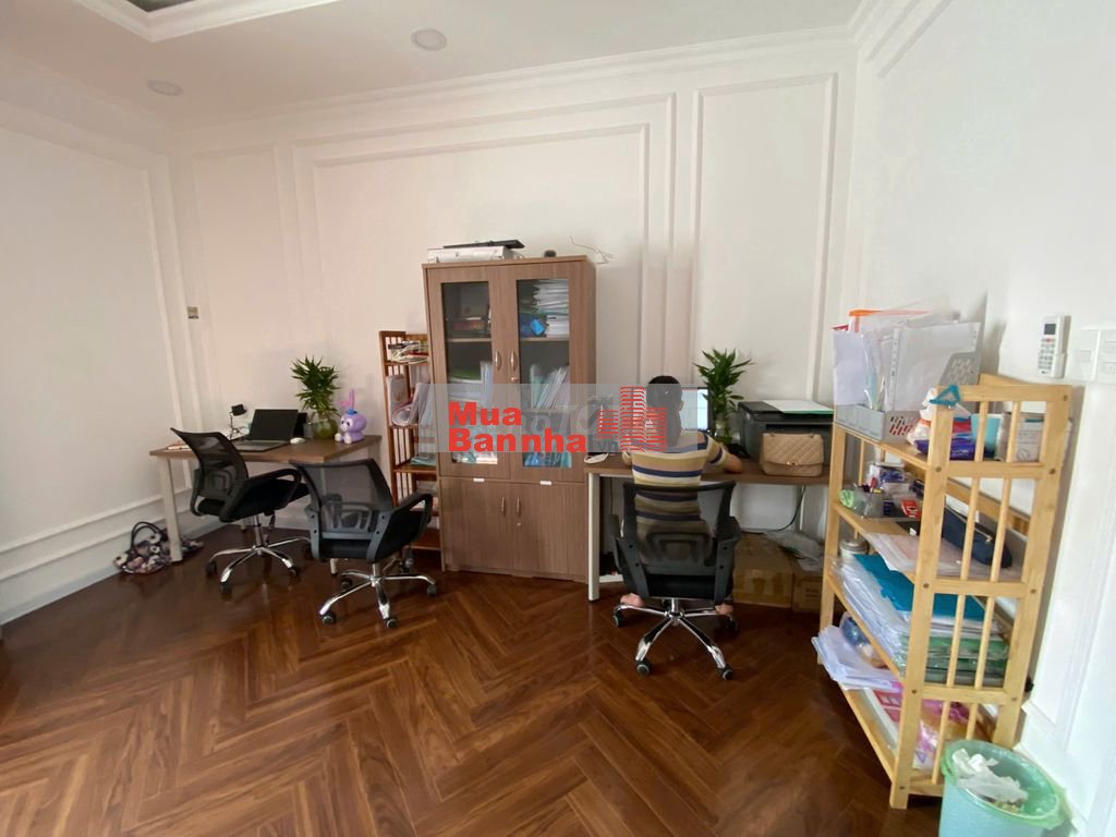 Bán gấp biệt thự MELOSA GARDEN, 144m2, 1 trệt 2 lầu, 4 phòng, sổ hồng