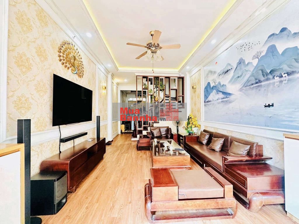 Siêu hot! Phố Hoàng Cầu, dân xây, 10m ra ô tô, ngõ thông, ở ngay