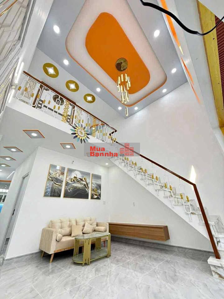 Cần tiền bán căn nhà Ngay Nguyễn Ảnh Thủ giá 1ti380 2PN hẻm xe hơi